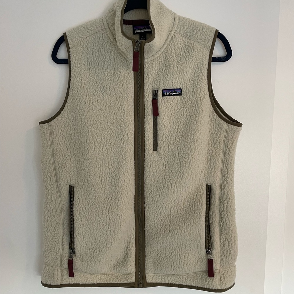 Patagonia Retro Sherpa Vest. Size L. White/Cream color
